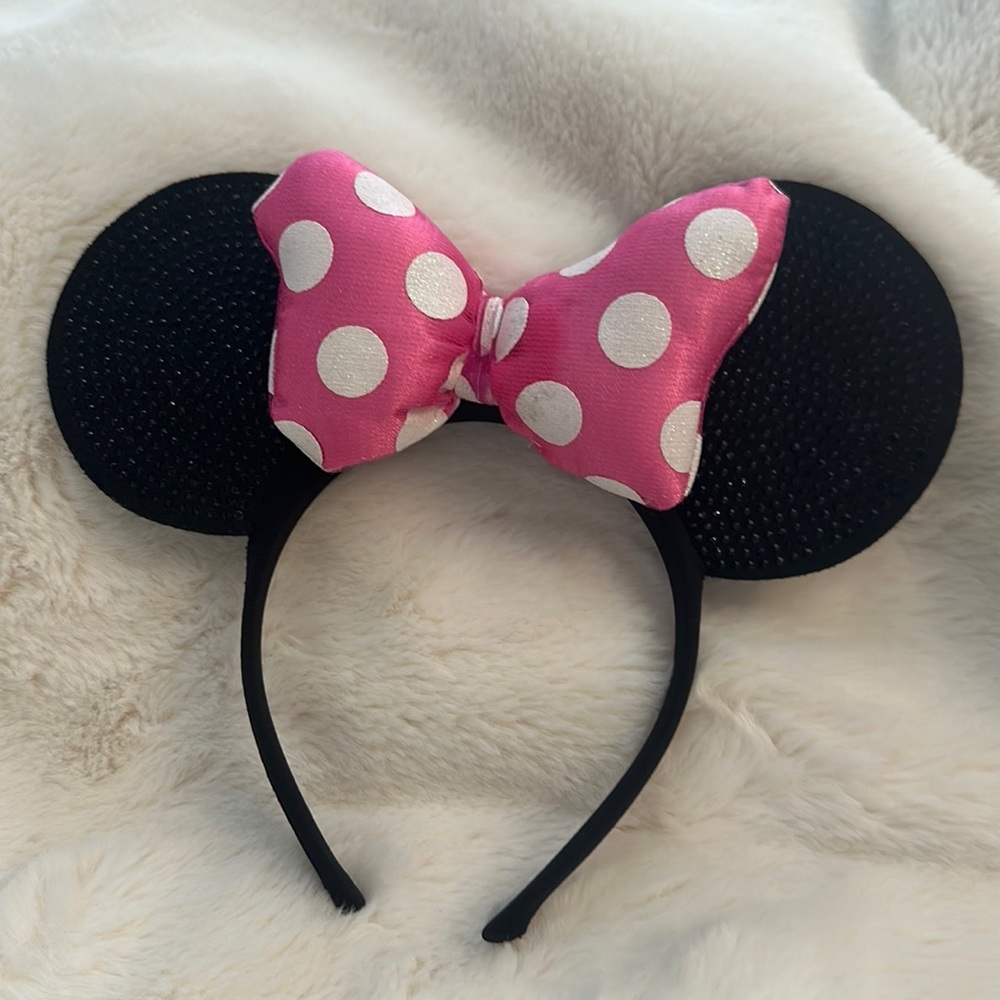 Disney Minnie Mouse Black and White polka dot sequin with a red bow Headband. - Picture 4 of 6